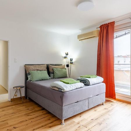 10 Minutes To City Centre And Next To Wien Hbf And Easy From Airport Buitenkant foto